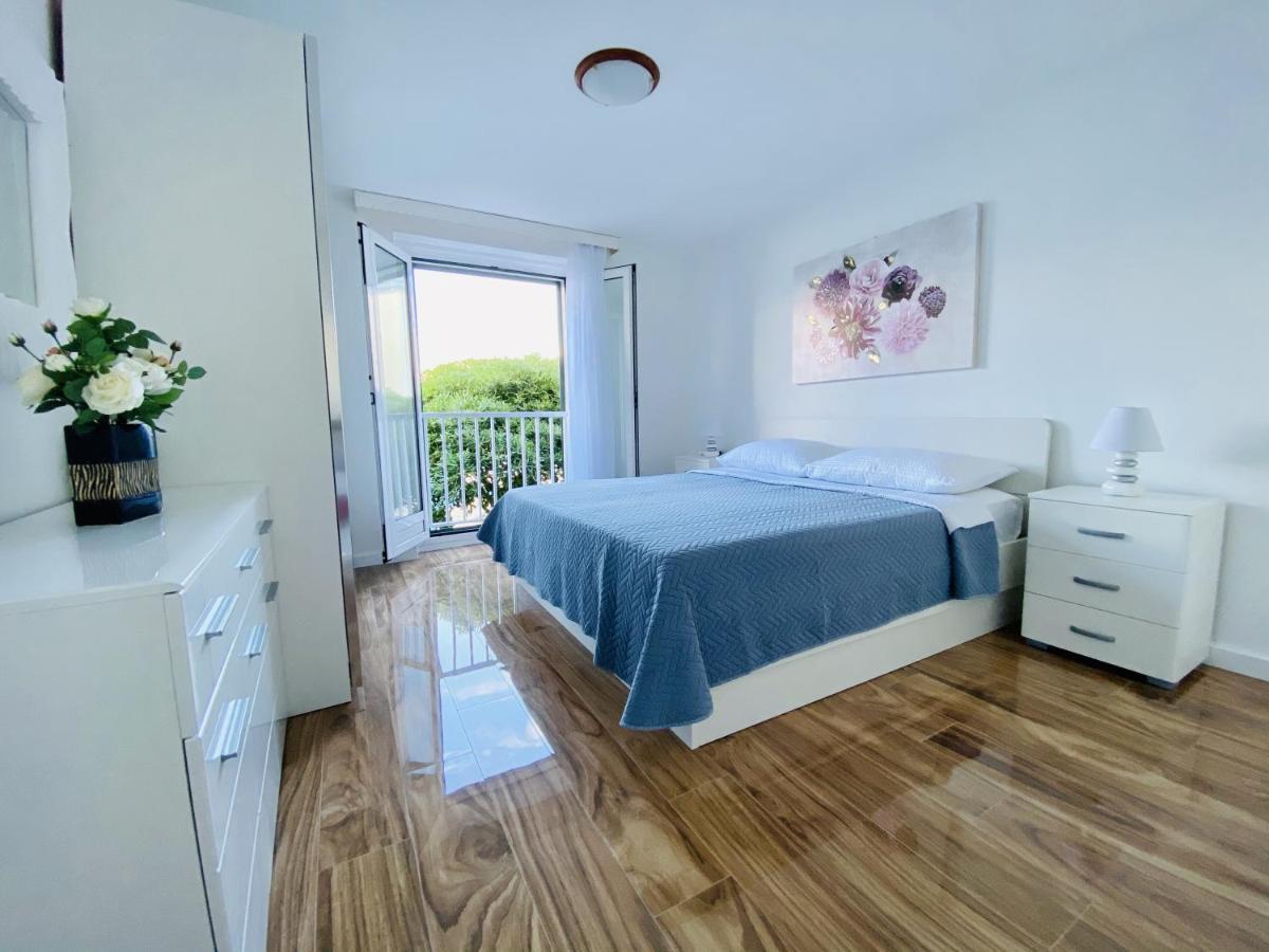 Apartments By The Sea Postira, Brac - 2928 מראה חיצוני תמונה