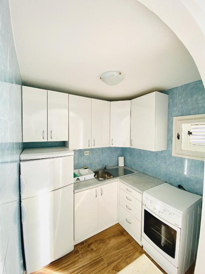 Apartments By The Sea Postira, Brac - 2928 מראה חיצוני תמונה